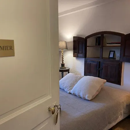 Domaine D'angouire Guest house
