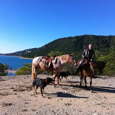 Domaine D'angouire Мустье-Сент-Мари