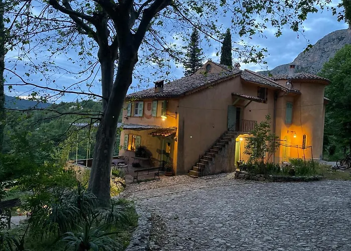 Гостевой дом Domaine D'angouire 3*