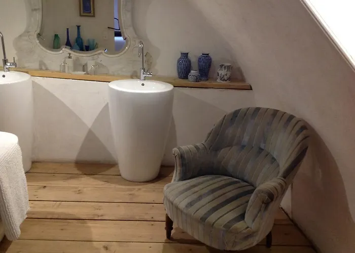 Гостевой дом Domaine D'angouire Мустье-Сент-Мари