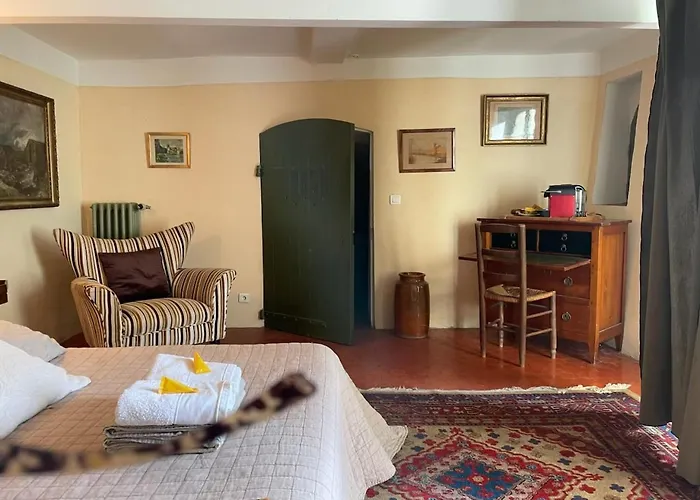 Domaine D'angouire 3* Мустье-Сент-Мари