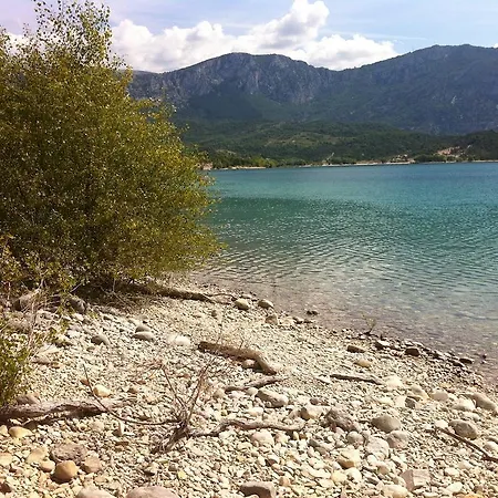 Konukevi Domaine D'angouire 3*